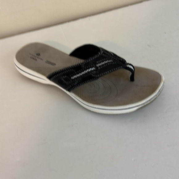 Clarks Black Cloudsteppers  Cushion Soft Thong Sandals Size 7 - Picture 1 of 11